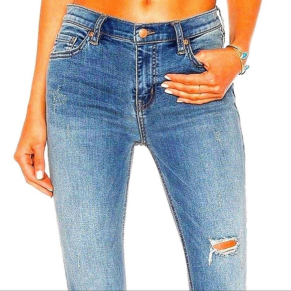 Free People mid-rise distressed frayed ankle jeans, size 25. - Picture 3 of 13